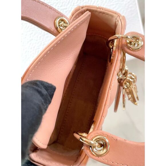 Dior Women Pre-Loved Bag Very Good Condition - Picture 9 of 9